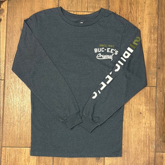 buccee’s longsleeve “since 1982” graphic t-shirt - Picture 1 of 4